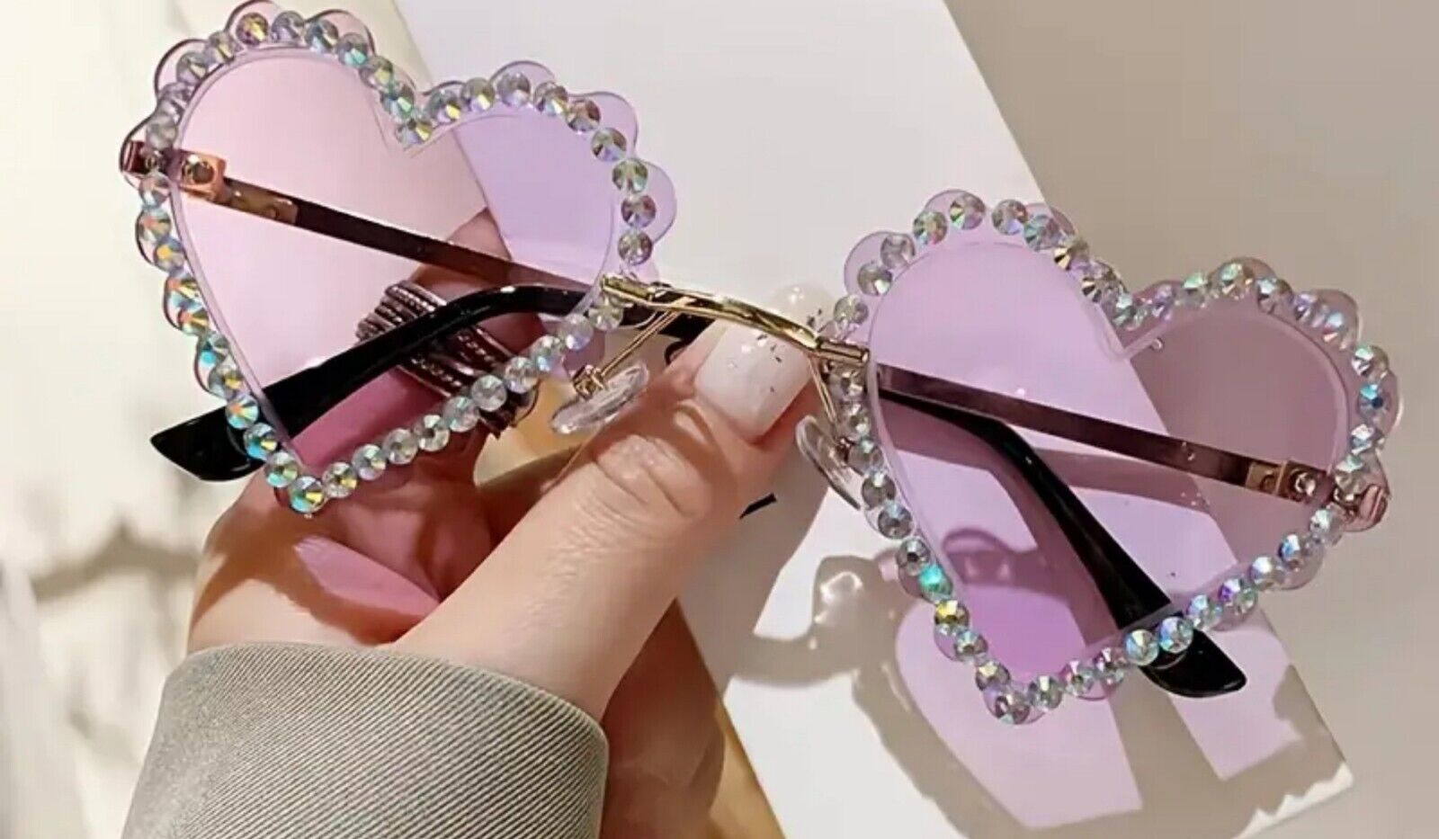 Womens Heart Shape Diamneties Love Sunglasses - Image 3